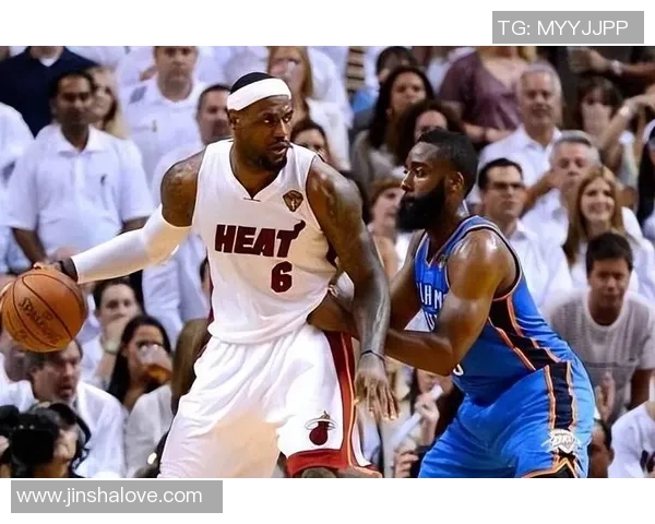 2012年NBA总决赛第三场雷霆对决热火的精彩瞬间与战术分析